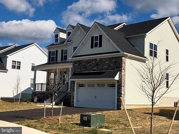 3rd image of 238 Jenny Dr
