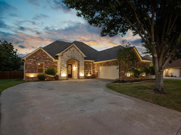 1027 Addison Ave, Pottsboro, TX 75076