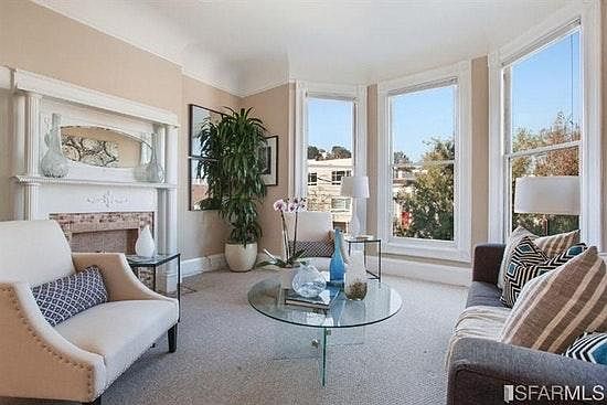 Living room (older image showing previous carpeted fllor)