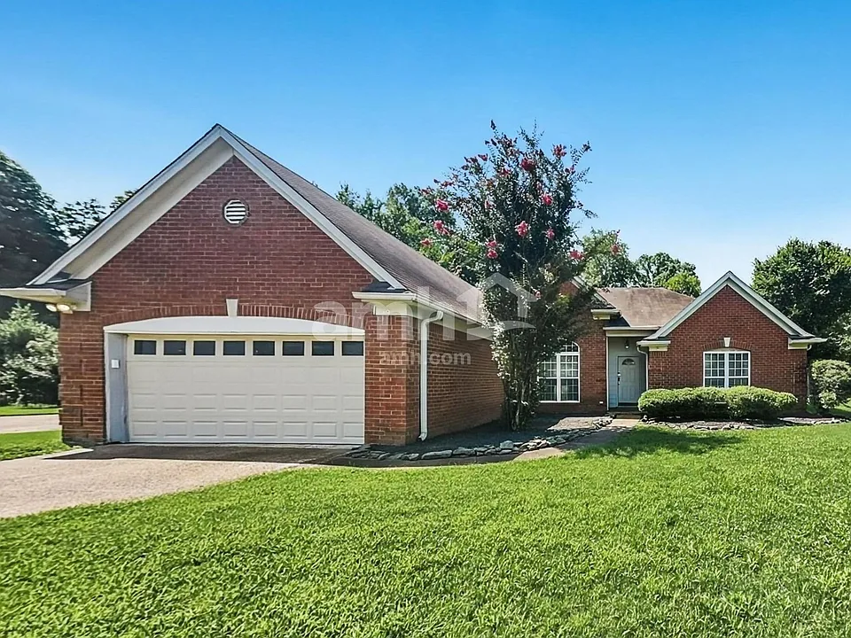 9289 Oakengate Cv