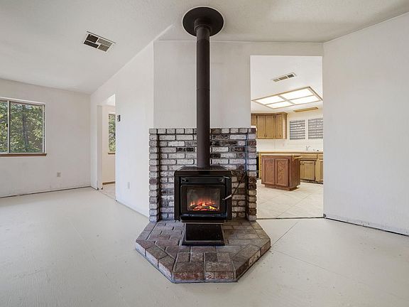 3rd image of 17327 Valley Oak Dr
