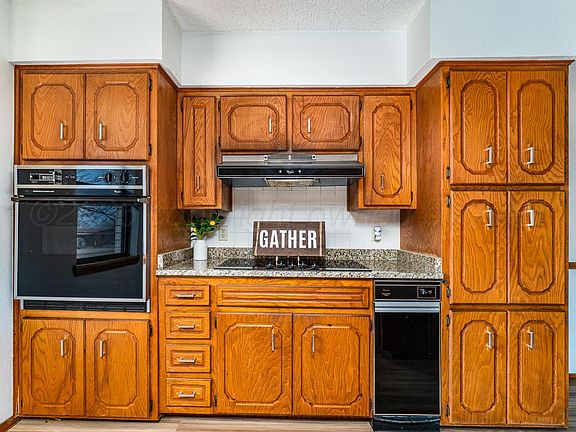 3rd image of 607 Mississippi St