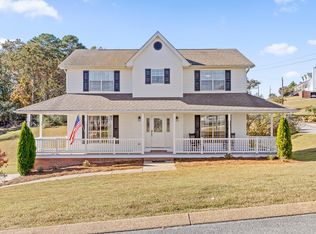 9955 Rolling Wind Dr, Soddy Daisy, TN 37379