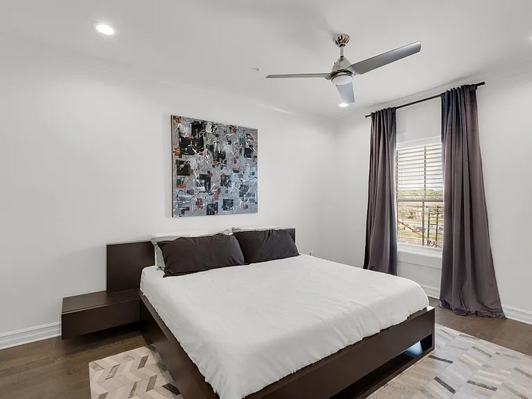 314 W Romana St — Photo 16