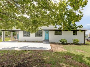 203 Montgomery St, Laurens, SC 29360