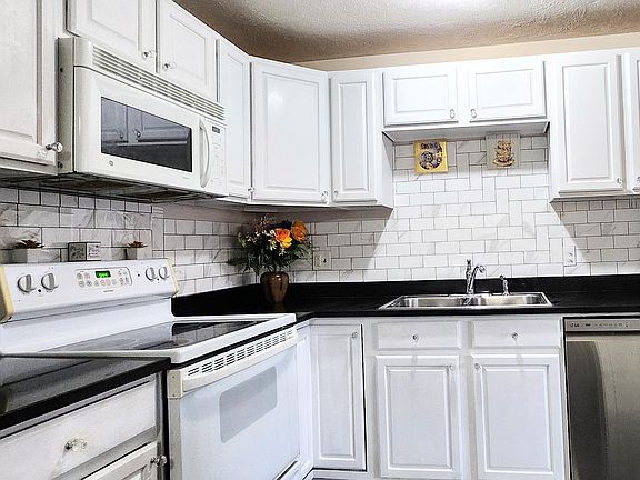 2nd image of 151 Milk St #37