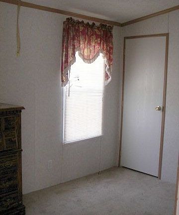 4th image of 639 Millard Ln