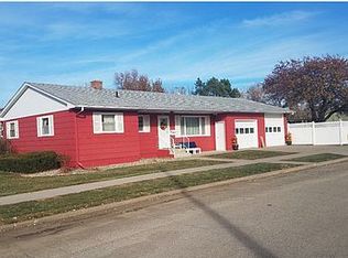 614 11th St W, Mobridge, SD 57601
