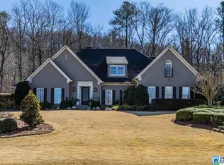 1524 Woodridge Pl, Vestavia, AL 35216