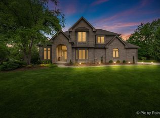 7530 Inverway Dr, Crystal Lake, IL 60014