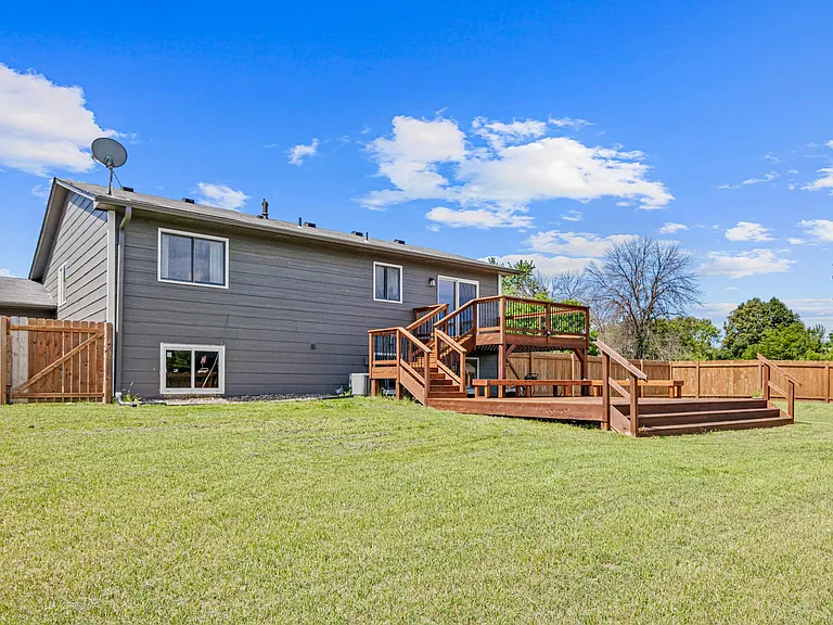 13693 Hidden Creek Dr — Photo 11