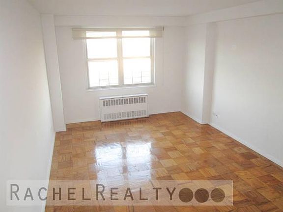 3rd image of 3660 Oxford Ave APT 12C