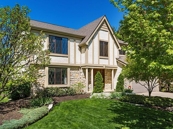 2nd image of 12385 Woodsfield Cir E