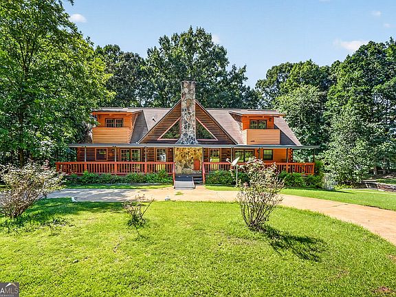 5th image of 793 Pyne Rd