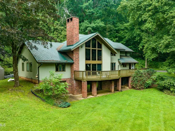 290 Rollin Hills Private Dr, Blountville, TN 37617