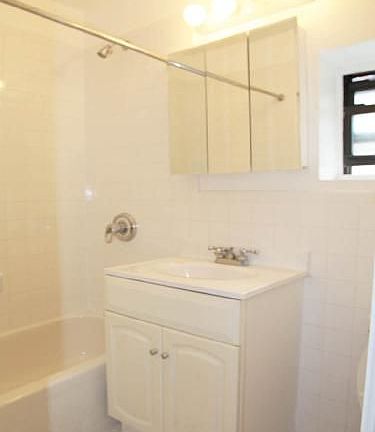 5th image of 278 E 10th St APT 2C