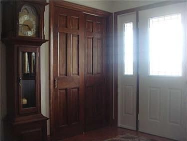 3rd image of 208 Country Dr