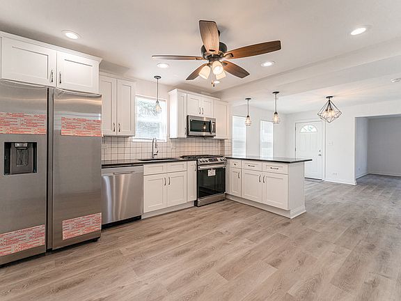 4th image of 12945 Mozart St