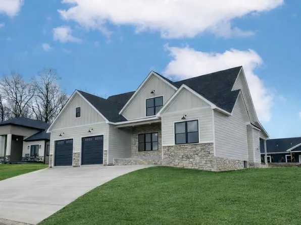 831 Spyglass Hill Dr, Bedford, IN 47421