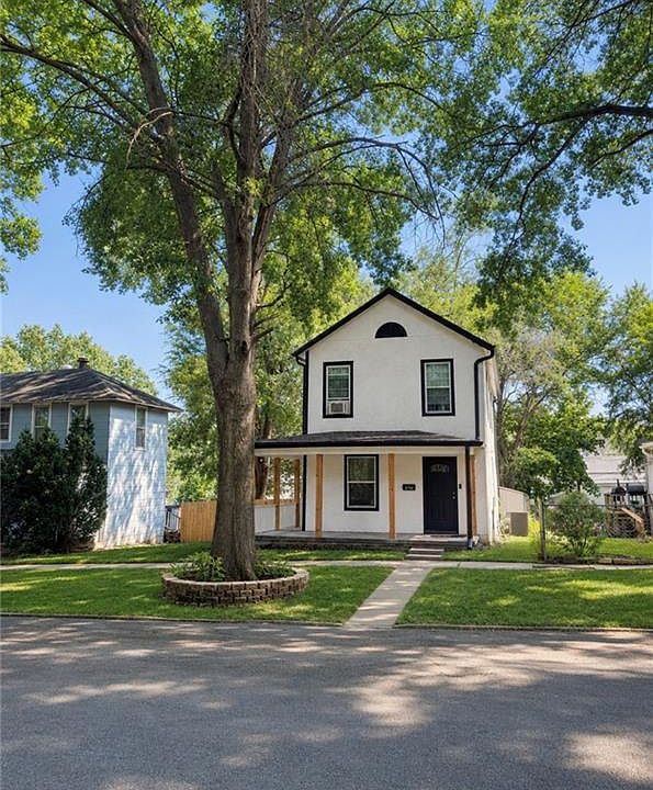1st image of 407 Olive St