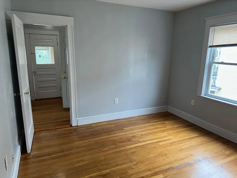 Century St — Photo 10