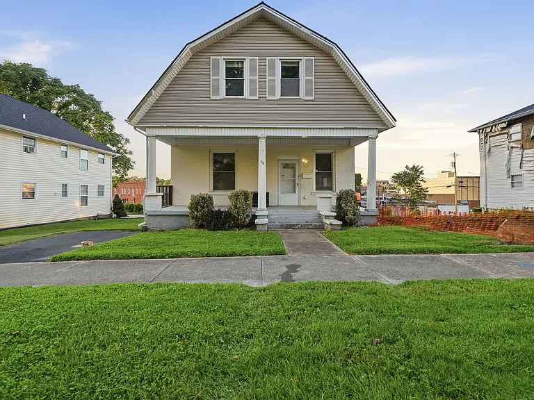 118 Wilson Ave — Photo 1