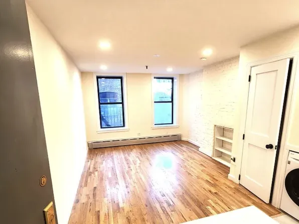 407 West 39th Street image 1 of 7