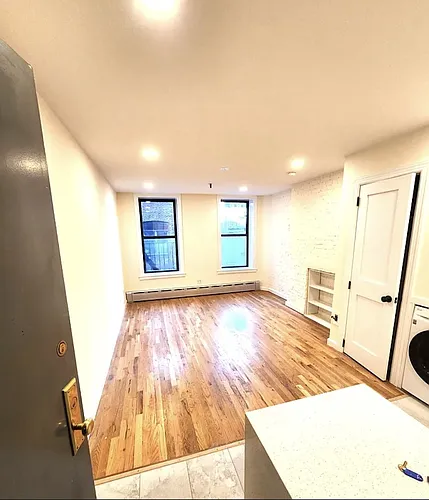 407 W 39th St #W4D Photo 1