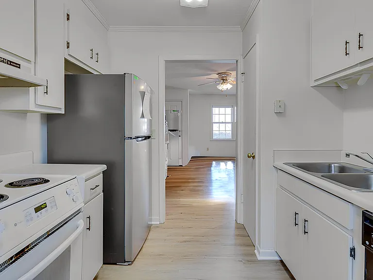 412 John St #B — Photo 7