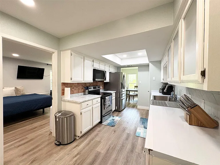 1404 Cedar Park Dr — Photo 10
