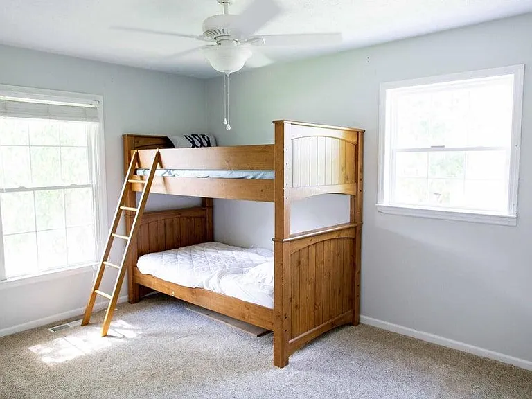 580 Castle Dr — Photo 12