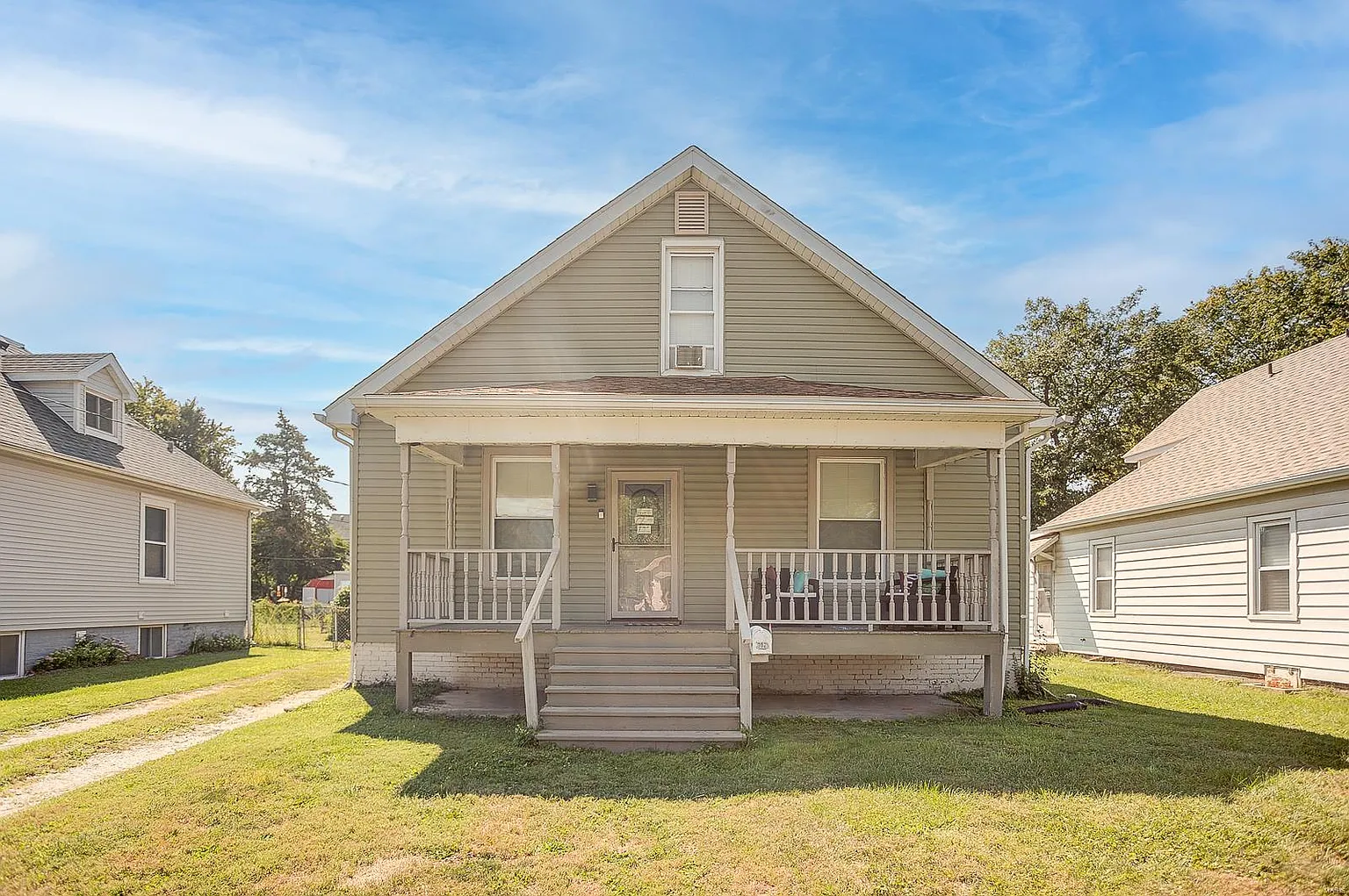 1002 Powell Ave photo 1