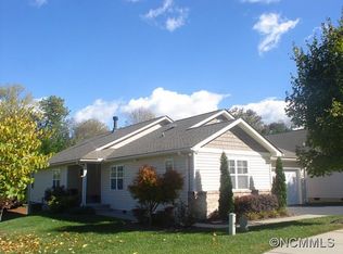 60 Clear Creekside Dr, Hendersonville, NC 28792