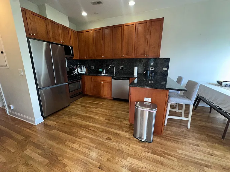 1728 N Wilmot Ave #3E — Photo 4