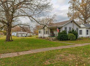 203 W Dekalb St, Mount Pulaski, IL 62548