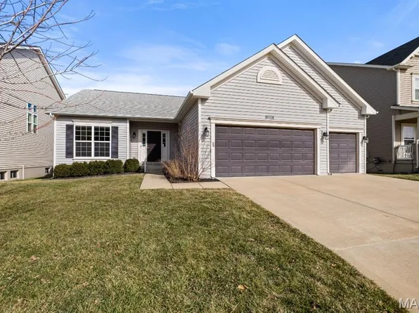 1560 Willowbrooke Manors Ct, Saint Louis, MO 63146