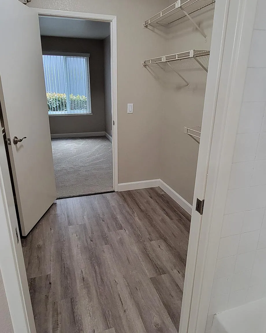 Sutter Court — Photo 3
