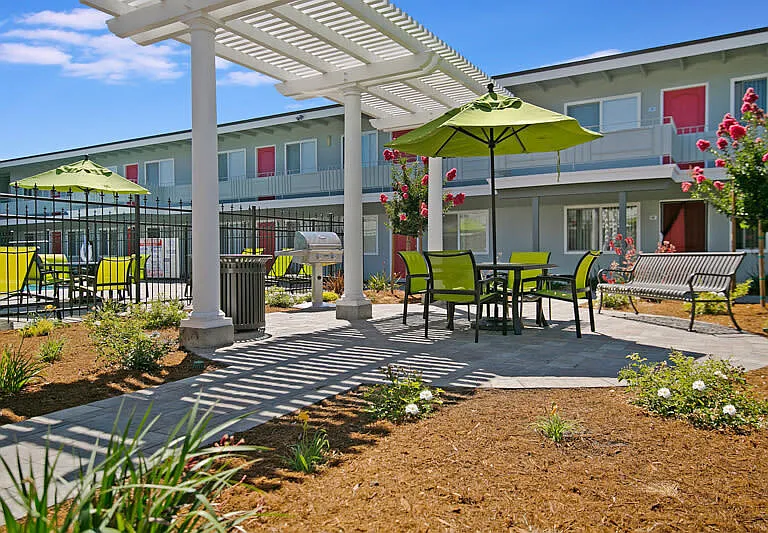 Bon Aire Apartments — Photo 74