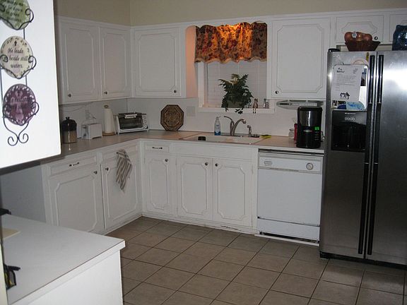 large kitchen with new applieances