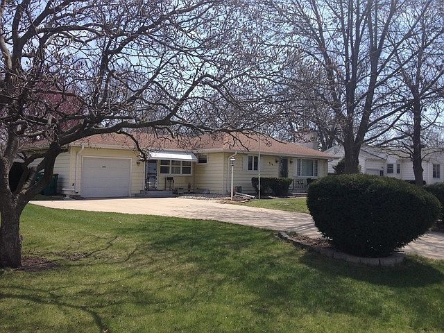 1st image of 706 N Woodlawn Ave