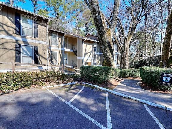 2nd image of 5137 Roswell Rd Unit 6