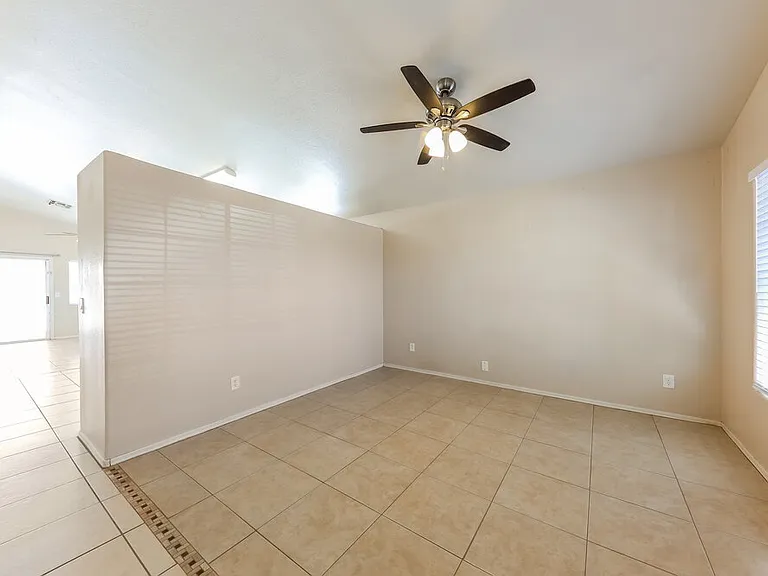 3618 W Tina Ln — Photo 4