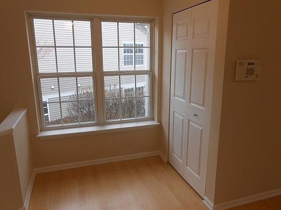 4th image of 868 Pembrook Ct #868