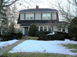 338 Archer St, Freeport, NY 11520
