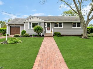 256 Weiss Ter, Raritan, NJ 08869