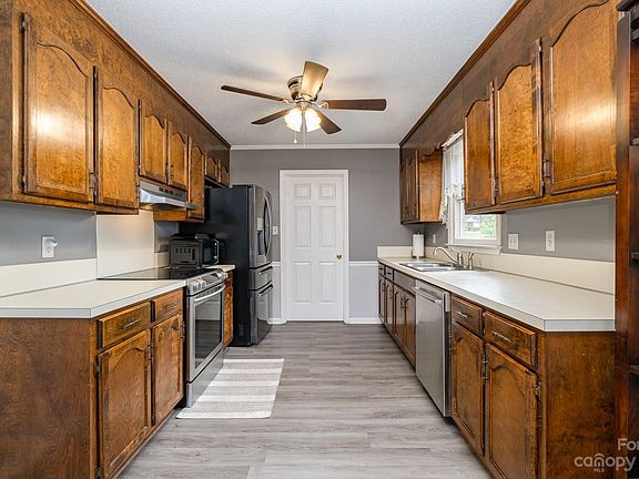 5th image of 3606 Candleberry Dr