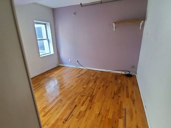 3rd image of 59 Scholes St APT 105