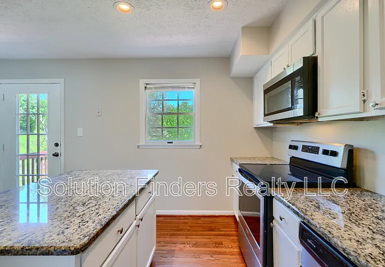 3419 Clairborne Way — Photo 11