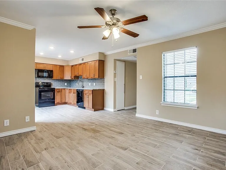 4748 Old Bent Tree Ln #401 — Photo 8
