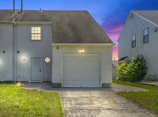 64 Hampton Gate Dr, Sicklerville, NJ 08081